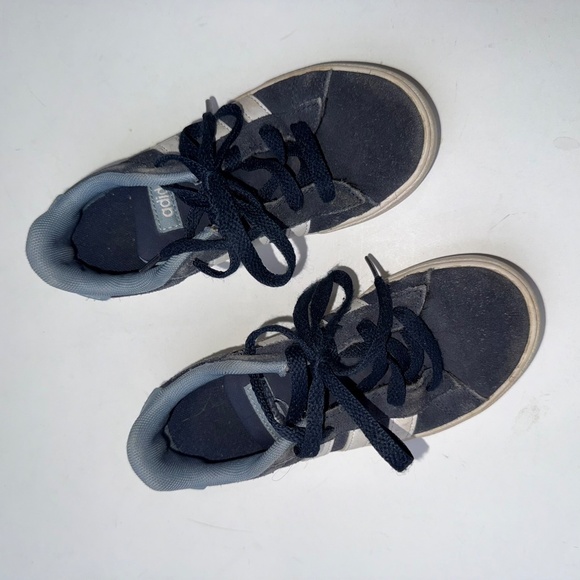ADIDAS Youth Boys Size 12 Blue Suede Low Top Casual Lace Up Sneakers Bin4 - Picture 2 of 5